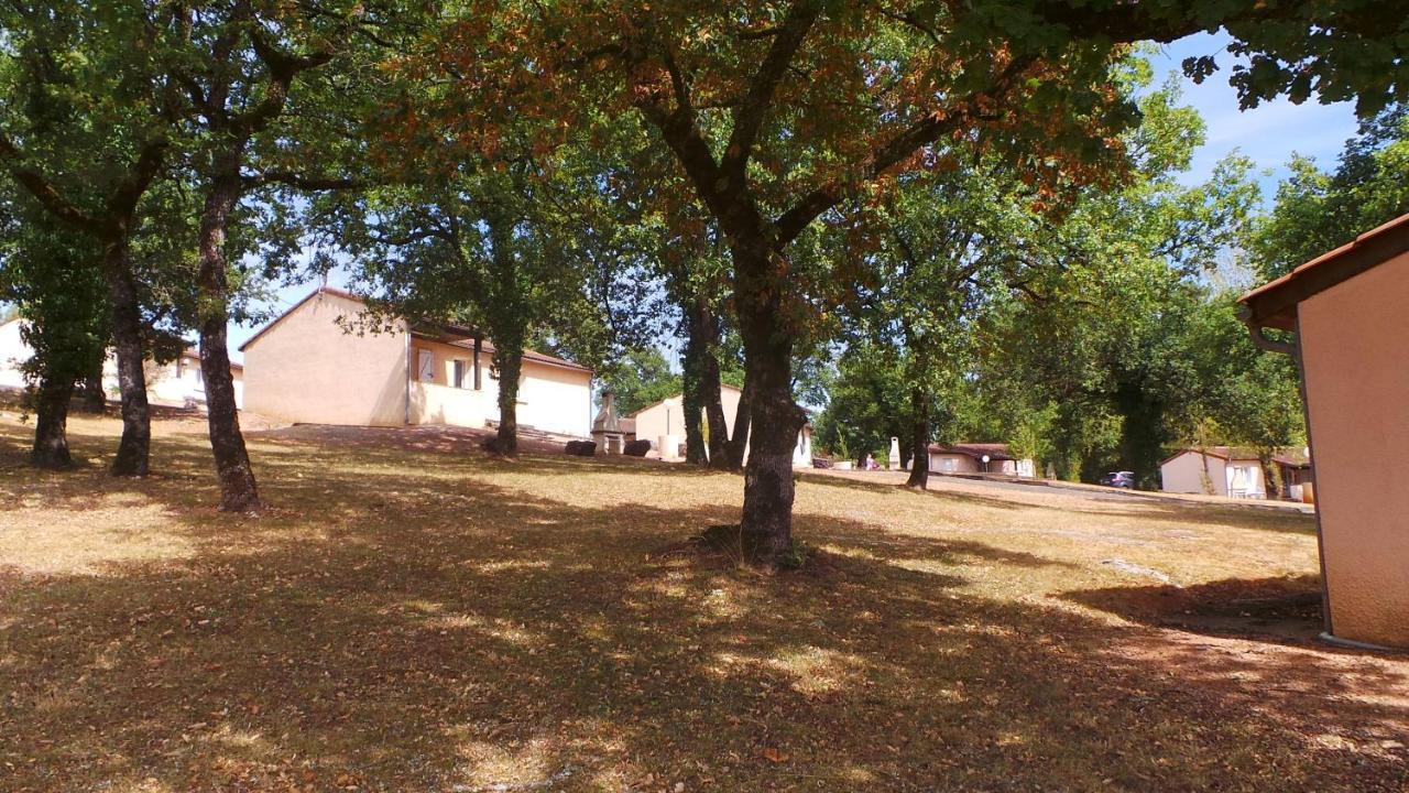 Hotel Les Sentiers Du Causse Lentillac du Causse Exterior foto